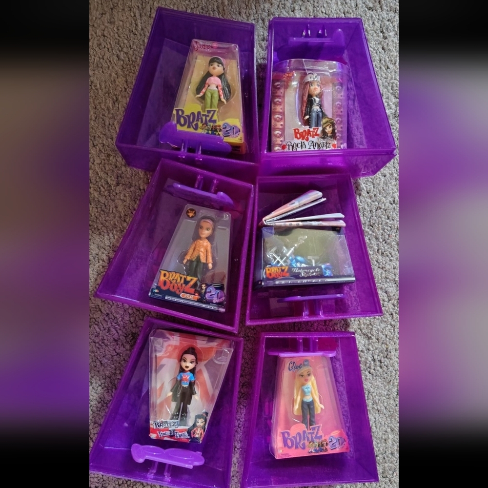 Mini Bratz Dolls Lot